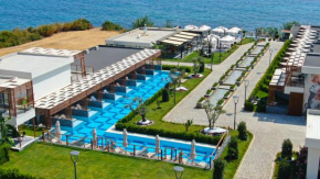 Feniks Hotel, Okurcalar